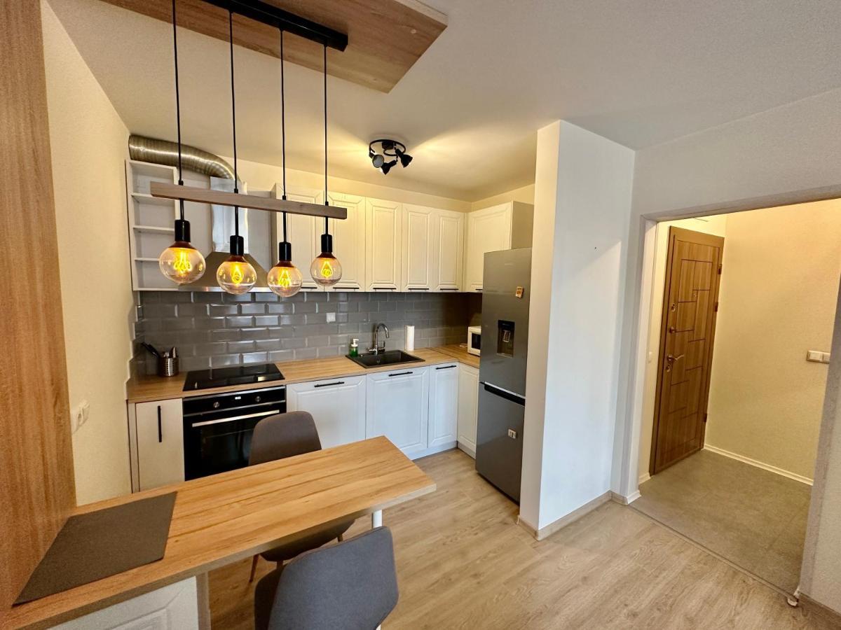 Apartment Allegro Home, By Lmg